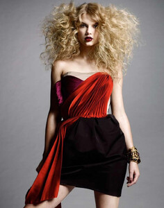 Allure_April_2009_photoshoot_3.thumb.jpg.d052306f6ff0cb55c60654ae461f5e66.jpg