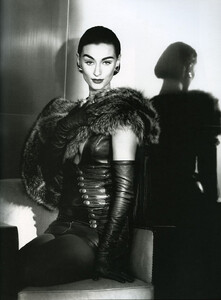 Aly_Dunne_Gianfranco_Ferre_FW1992_Gian_Paolo_Barbieri_06.jpg