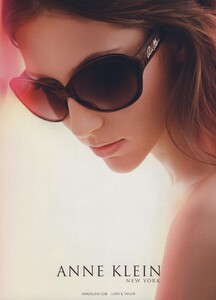 Anne_Klein_Spring_Summer_2009_02.thumb.jpg.1ad1646f06d7272dcde64641ee5af8d6.jpg