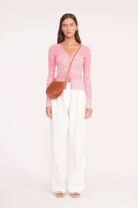 CARGO_SWEATER_CORAL_PINK_WHITE_LUISA_IVORY_01985_web_9a4c0ced-4fbd-4f79-9274-401ce08e628d.webp