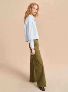 CROPPED-GEMMA-SHIRT-4501_5029b9ab-5dc9-440a-9006-0de9027f63ad.webp