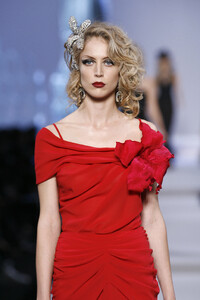 ChristianDior2008WomenRTWSS25.thumb.jpg.ec49ace12ecaecf4eba9755bad30c5cd.jpg