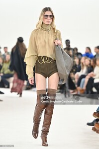 FeliceNoordhoffforChloFall-Winter202405.thumb.jpg.7dc285463cb8f0daac7a08a67e45a7a8.jpg