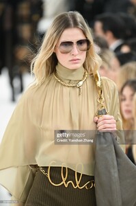 FeliceNoordhoffforChloFall-Winter202408.thumb.jpg.9f0fb48e514d4b61033b6539e68fb1f2.jpg