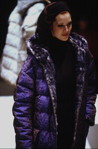 Fendi1992WomenRTW131.thumb.jpg.794a76d2a72967d09f6daf32e5b90842.jpg