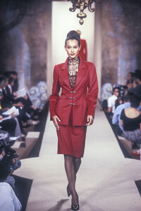 HanaeMori1998HauteCouture4.thumb.jpg.57a8ed3c250445f32aae06965384ea40.jpg