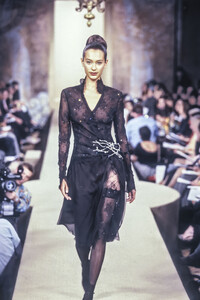 HanaeMori1998HauteCouture46.thumb.jpg.7c2dace936950ed50b5a0a8db1f8175e.jpg