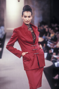 HanaeMori1998HauteCouture7.thumb.jpg.da059e3007c7b98ab90cc14a71aba373.jpg