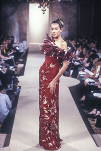 HanaeMori1998HauteCouture96.thumb.jpg.e8ac000492d35ba01755cd6065c18764.jpg