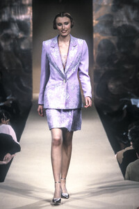 HanaeMori1998HauteCoutureSS26.thumb.jpg.32bf5211566b72b27d963b4976d2be4c.jpg