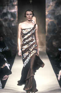 HanaeMori1998HauteCoutureSS45.thumb.jpg.04641ad25cf73be72354196b1596a363.jpg