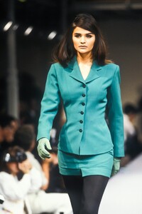 Helena_Christensen_Azzedine_Alaia_FW1990_02.jpg