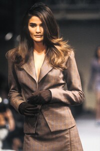 Helena_Christensen_Azzedine_Alaia_FW1990_06.jpg