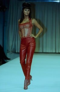 Helena_Christensen_Azzedine_Alaia_SS1992_01.jpg