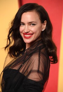 Irina_Shayk(7414)(13).thumb.jpg.7f619aa56239aede75037a63d4040f77.jpg