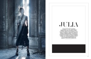 Julia_01.thumb.jpg.1d8bf314b99906c662e92097bcedee77.jpg
