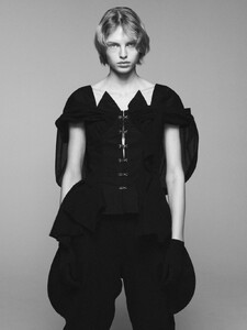 Karolina Ewa Szpakowska Karolina-Spakowski-by-David-Sims-for-Self-Service-Magazine-Spring-Summer-2023-5.jpg