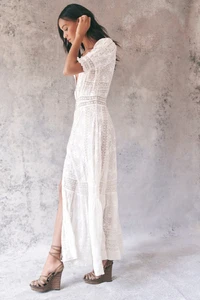 LD718-548-MINKADRESS-TRUEWHITE-003.webp