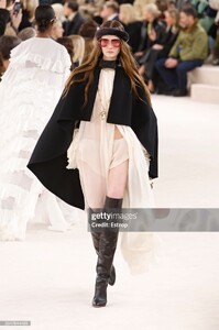 LuluTenneyforChloFall-Winter202404.thumb.jpg.7185c8a693f0b491039b44ef79cb9e5f.jpg