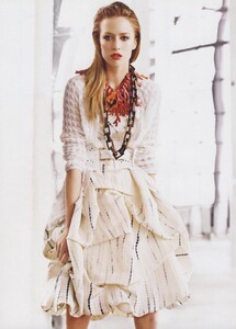 McDean_Oscar_de_la_Renta_Spring_Summer_2009_05.thumb.jpg.ef06a4ae25121a0c22cf2abb41f3778e.jpg