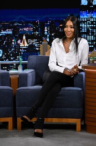 Naomi_Campbell_Jimmy_Fallon_March8_20024_05.jpg