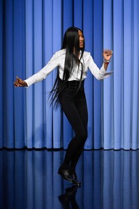 Naomi_Campbell_Jimmy_Fallon_March8_20024_15.jpg