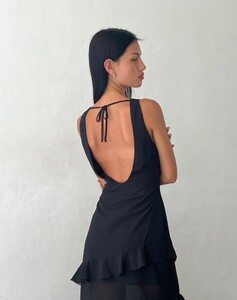 OTNA-RUFFLE-MAXI-DRESS-CHIFFON-BLACK-_4_-4_1600x.thumb.jpg.a0922e9960b589d432437e13049ca45c.jpg