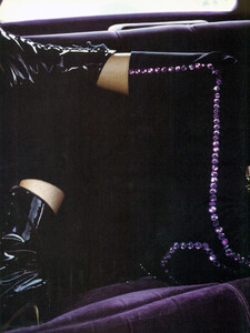 Patricia_Hartmann_VogueIT_May1992_Ellen_von_Unwerth_01.jpg