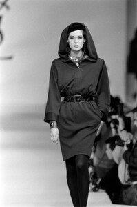 Rochelle_Redfield_Yves_Saint_Laurent_FW1985_03.jpg