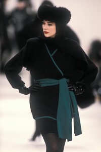 Rochelle_Redfield_Yves_Saint_Laurent_FW1985_04.jpg