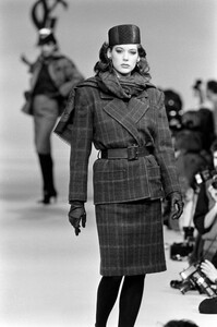 Rochelle_Redfield_Yves_Saint_Laurent_FW1985_15.jpg