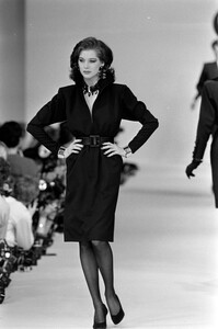 Rochelle_Redfield_Yves_Saint_Laurent_FW1985_18.jpg