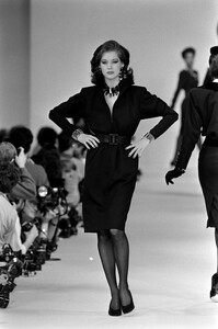 Rochelle_Redfield_Yves_Saint_Laurent_FW1985_19.jpg