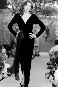 Rochelle_Redfield_Yves_Saint_Laurent_FW1985_Couture_23.jpg