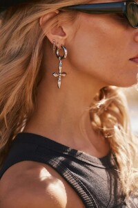 SISTINE_SILVER_CROSS_EARRINGS_0233.jpg