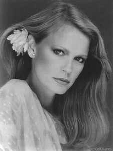 Shelley Hack.jpg