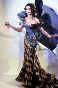 Suzanne Von Aichinger Christian Dior SS 1999 HC 3.jpeg