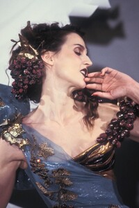 Suzanne Von Aichinger Christian Dior SS 1999 HC 7.jpg