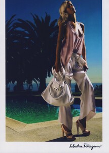 Testino_Salvatore_Ferragamo_Spring_Summer_2009_01.thumb.jpg.e084c893ad5a7fd36c185525332fd610.jpg