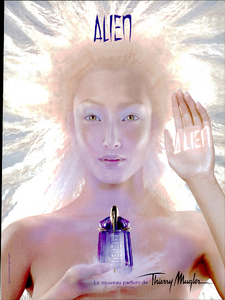 Thierry_Mugler_Angel_2005.thumb.png.b89c5c1d2802c0921ef421e39f16d6ee.png