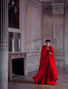 Vogue_Italy_2013-03-640.thumb.jpg.795bbc2a8d14cbd1bfde7538a97914d3.jpg
