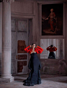 Vogue_Italy_2013-03-643.thumb.jpg.2ac2bf6bc10175c0f44e1462342c7b73.jpg