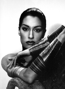 Yasmeen_Ghauri_Gianfranco_Ferre_SS1993_GP_Barbieri_06.jpg