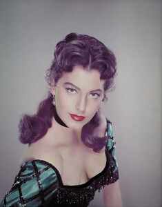 avagardner75c.thumb.jpg.49e661507e37d0cc99643d472bef350a.jpg