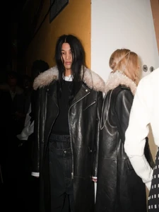 backstage-ann-demeulemeester-fall-2024-ready-to-wear-14.thumb.webp.f18e1678d1580bf0feb9332551af7517.webp