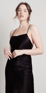 black-liora-satin-slip-midi-dress@2x.thumb.jpg.336f3368ab8d76bdcb58f1ae2ce1cf6d.jpg