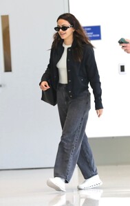 camila-mendes-at-lax-in-los-angeles-03-11-2024-5.jpg