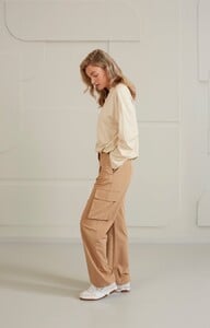 cargo-trousers-with-wide-legs-pockets-and-waist-details-tannin-brown_93b3e2f0-a05e-4a91-b49e-e0f82644e7f4_1439x.jpg