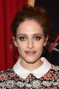 carly-chaikin-2016-afi-awards-in-beverly-hills-ca-11.jpg