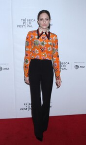 carly-chaikin-tribeca-tv-presents-a-farewell-to-mr.-robot-at-the-2019-tribeca-film-festival-2.jpg